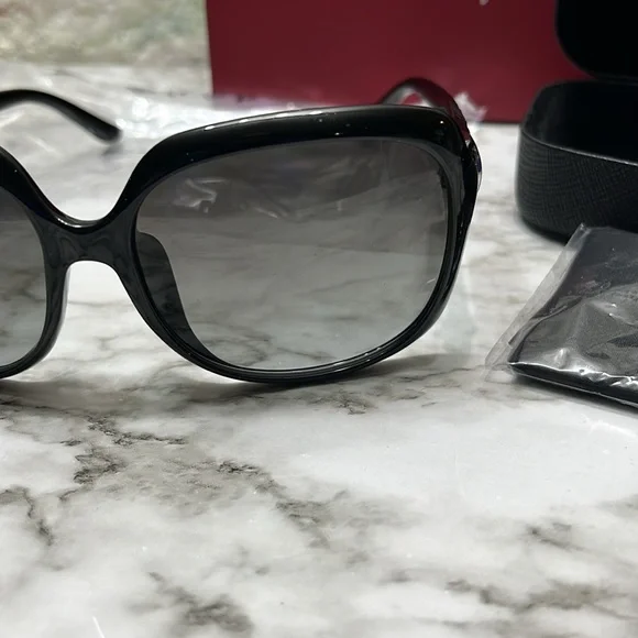 SALVATORE FERRAGOMO BLACK SUNGLASSES NWT - Picture 4 of 16